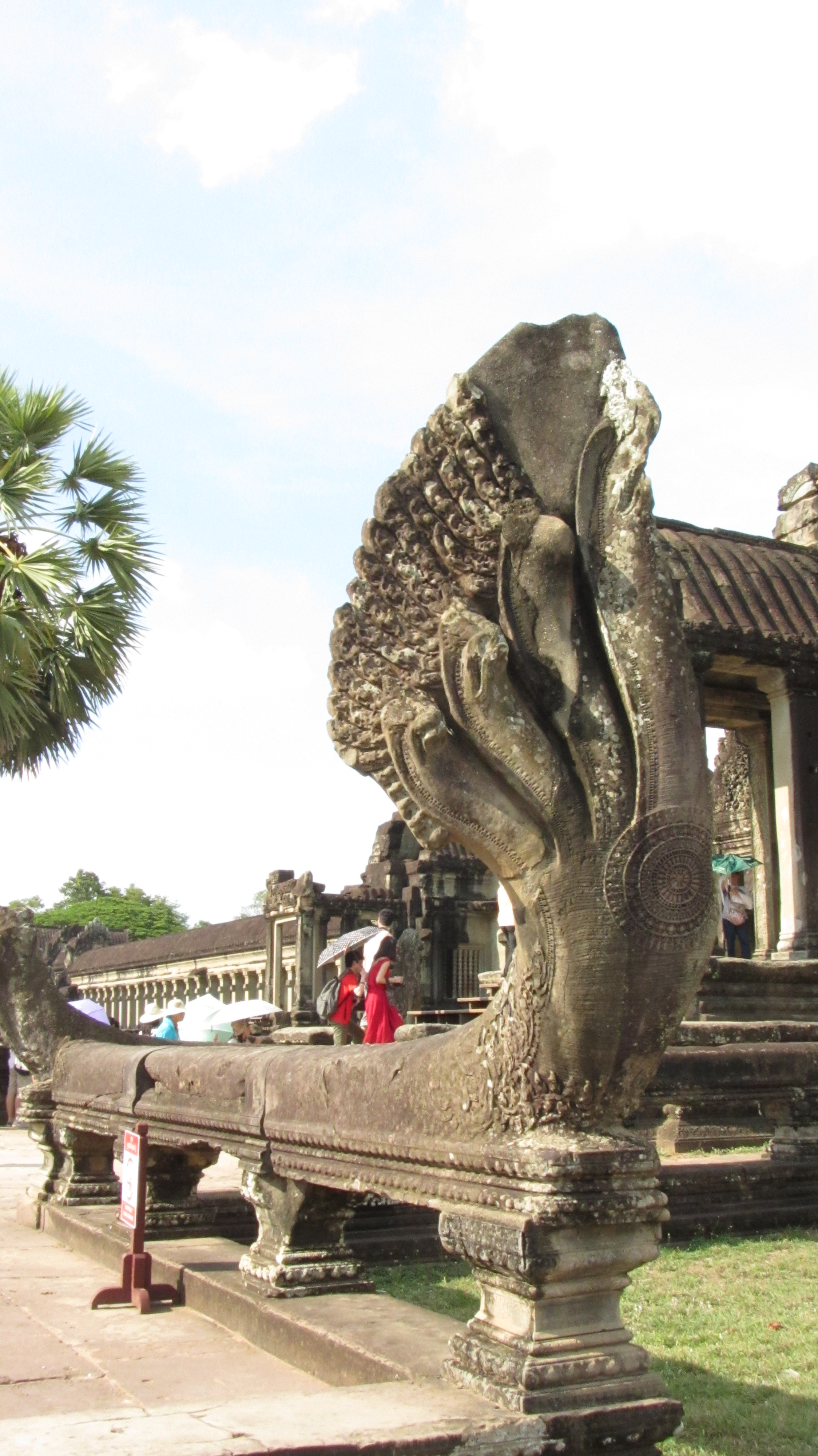 七头蛇神,小吴哥400多米长的引道都以蛇身做为护栏 小吴哥 angkor wat