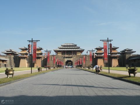 摄影之旅·浙江横店2日1晚跟团游·秦王宫-广州街·香港街-大智禅寺